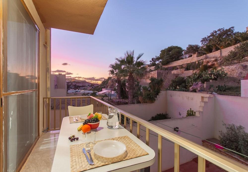 Merill Pool and Sea Charming Apart 5 Room