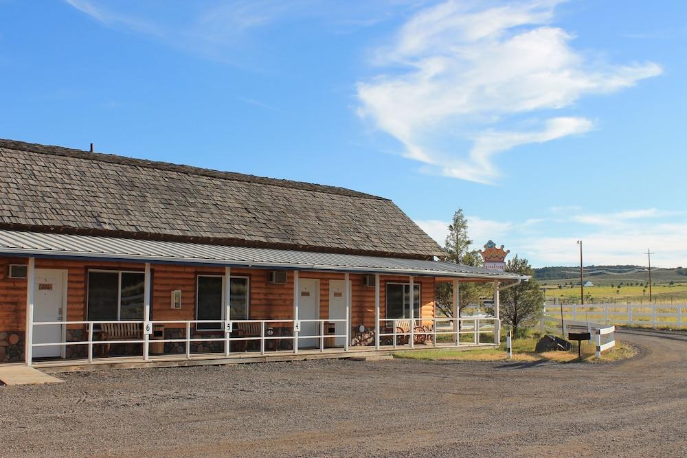 The Riverside Ranch RV Park, Motel & Campground Exterior