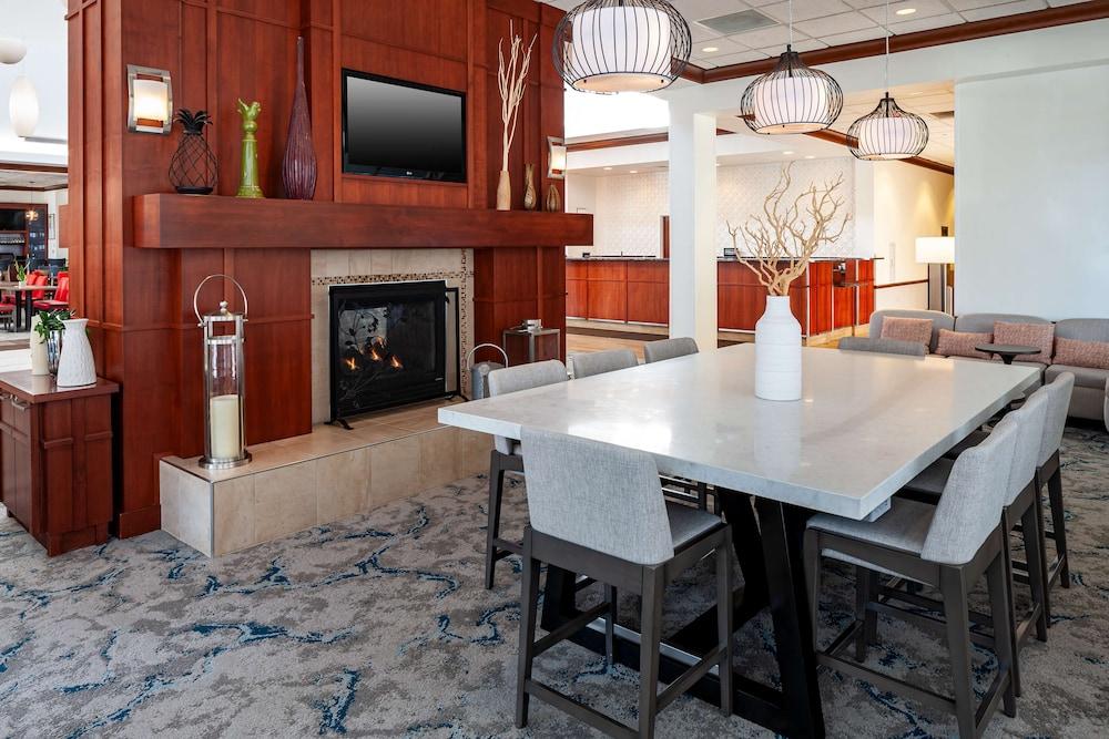 هيلتون جاردن إن شيكاجو أوهير آيربورت الردهة