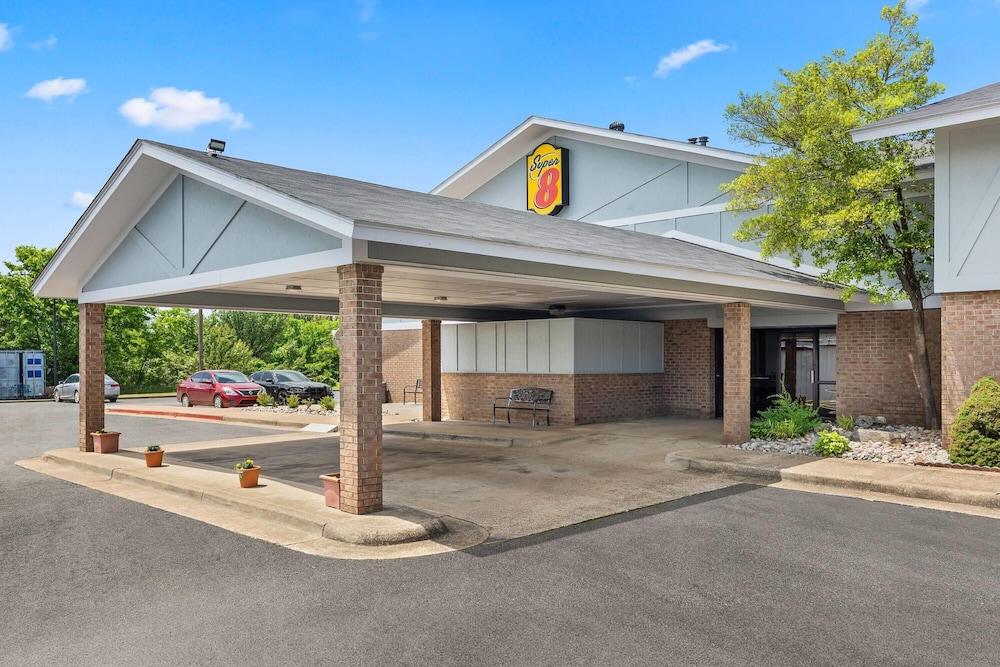Super 8 by Wyndham Harrison AR Exterior