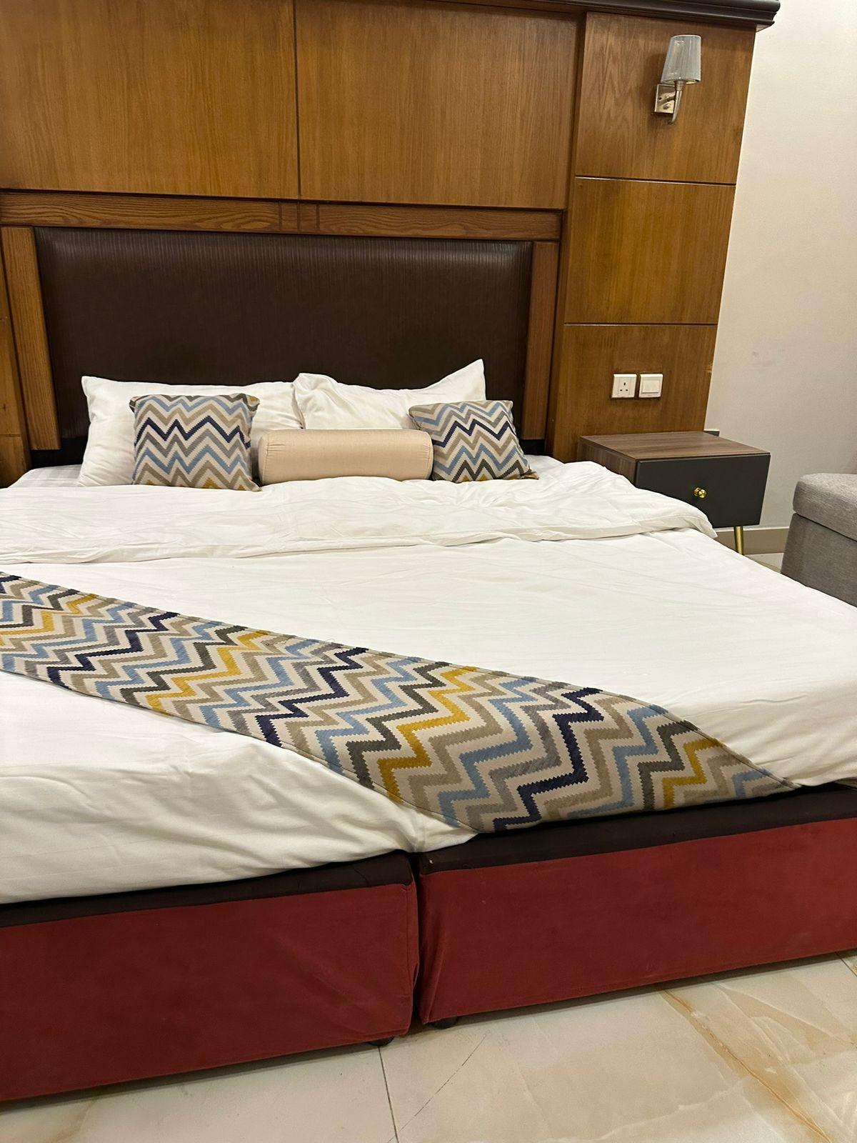 Amazing Apartment with Comfortable and Simple Furniture | 4327 Bedroom