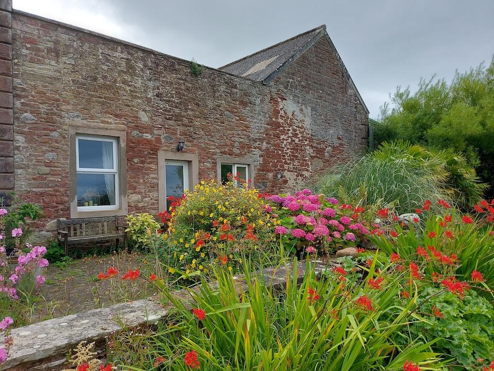 Swallows Rest - Scenic Cottage With Stunning Views Exterior