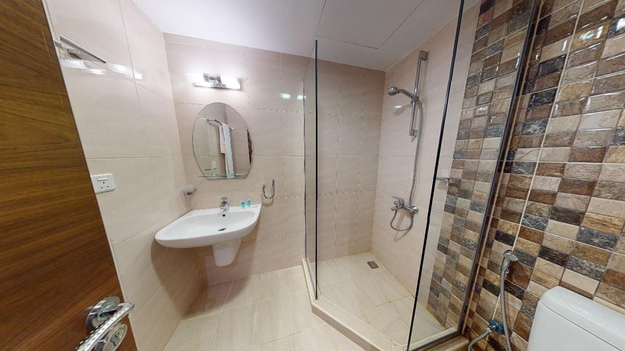 Attractive Chalet with Comfortable and Simple Furniture | 995 Bathroom