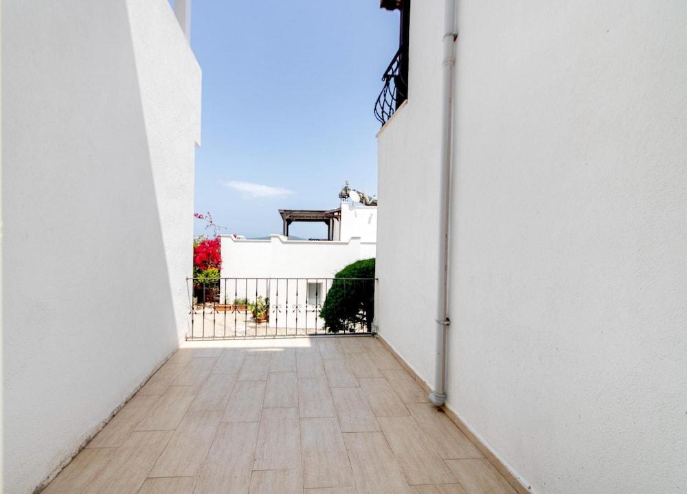 Sea View Duplex Private Villa in Bodrum Gundogan Room