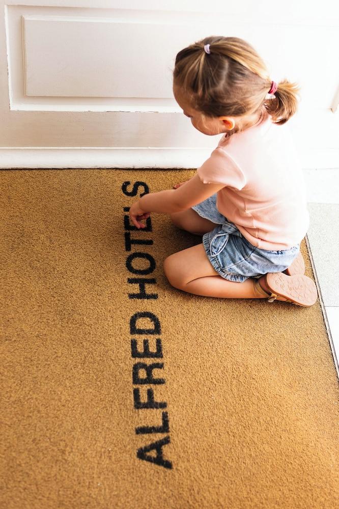 ALFRED HOTEL Compiègne Reception