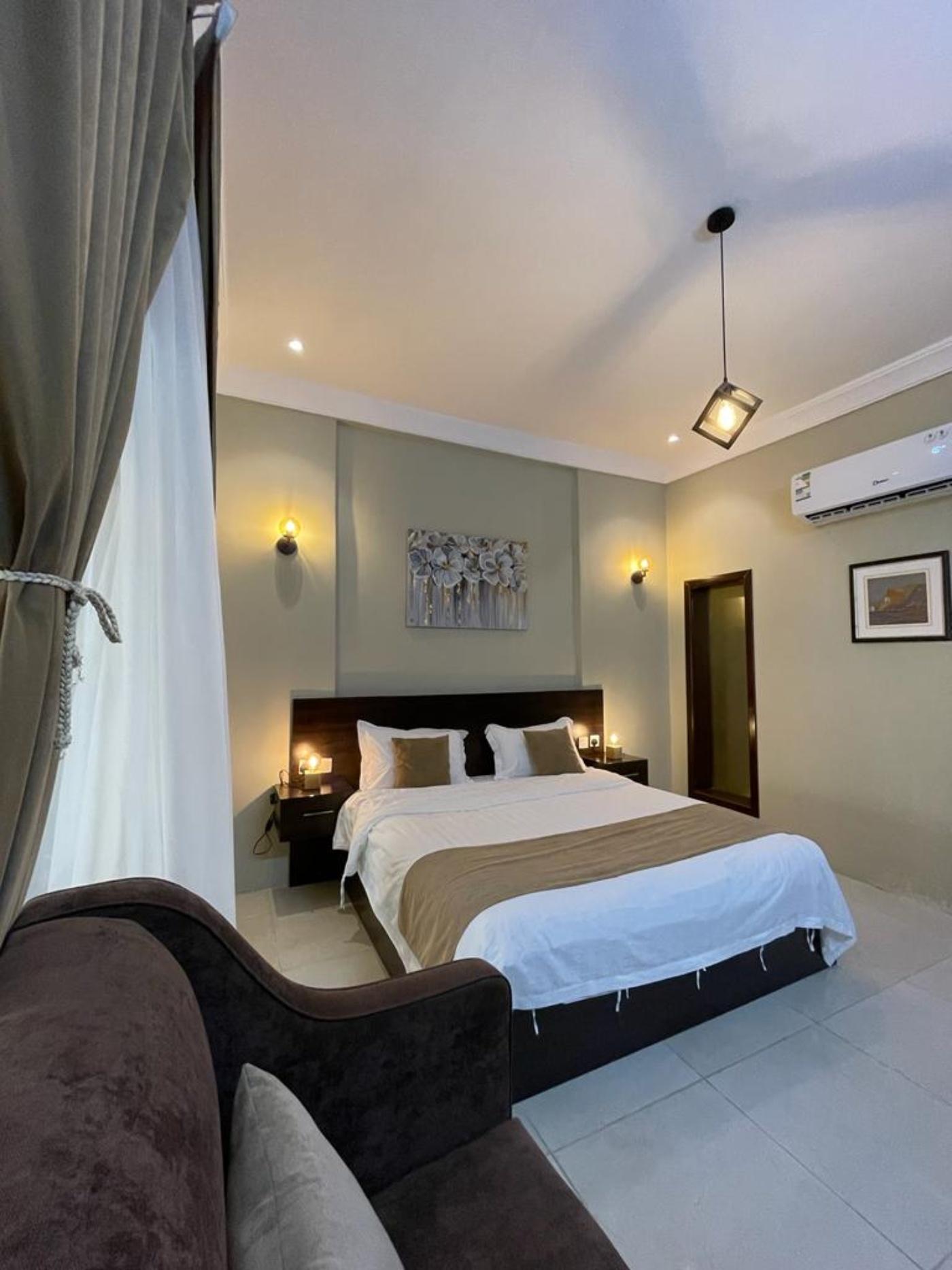Comfy Chalet with Comfortable and Simple Furniture | 1505 Room