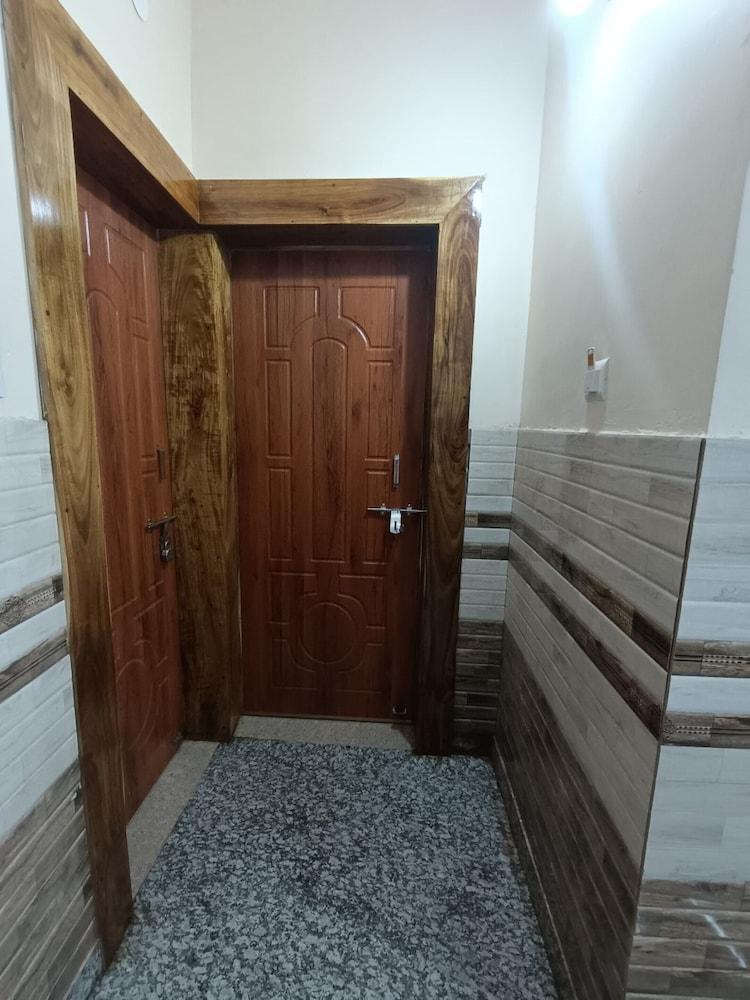 جورومجو جراند إن لودج بوري منطقة الاستقبال
