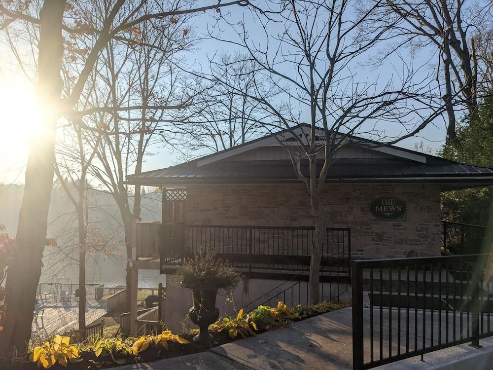 Inn at the Falls Exterior