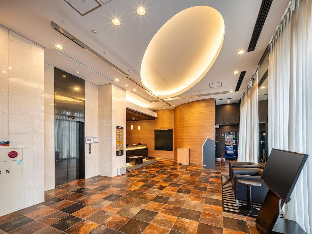 APA Hotel Niigata Tsubamesanjo Ekimae Lobby