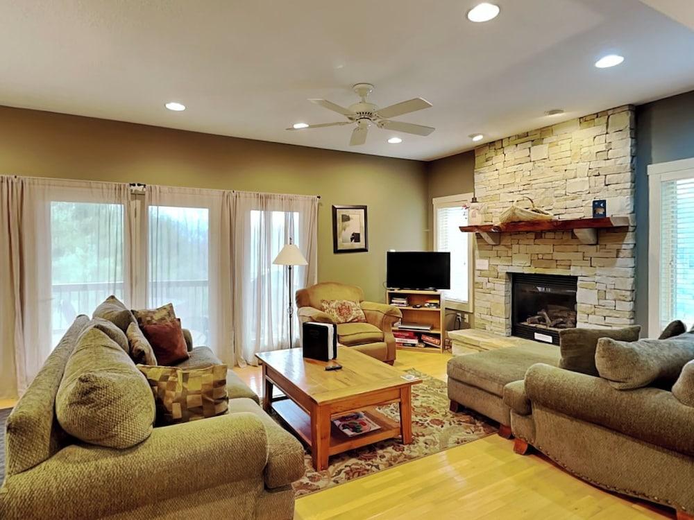 Whispering Pines Property Amenity
