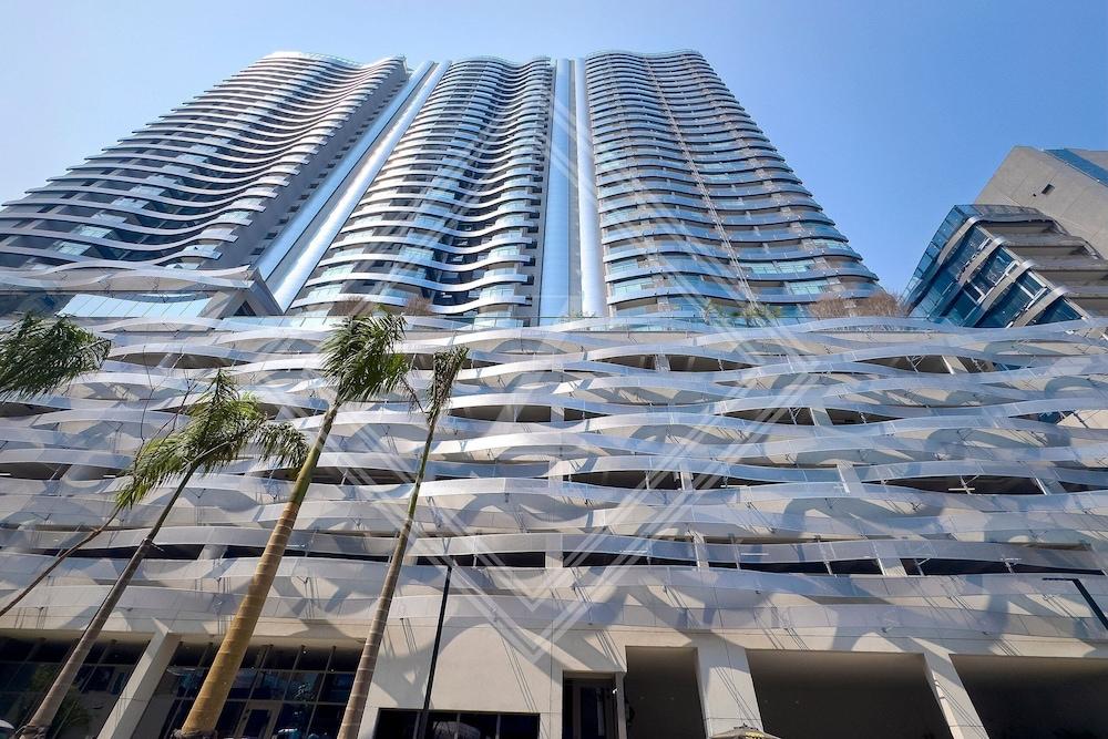 1313 Air Brooklin Exterior