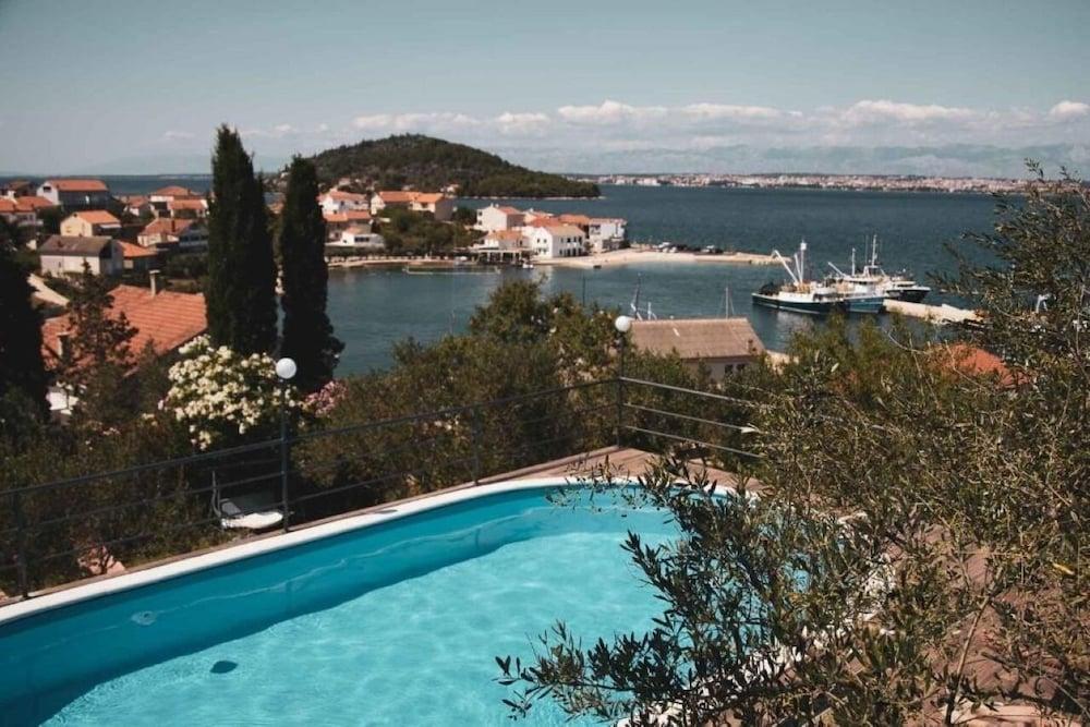 Novis - Close to the sea - A4 Silvia Maria Waterslide
