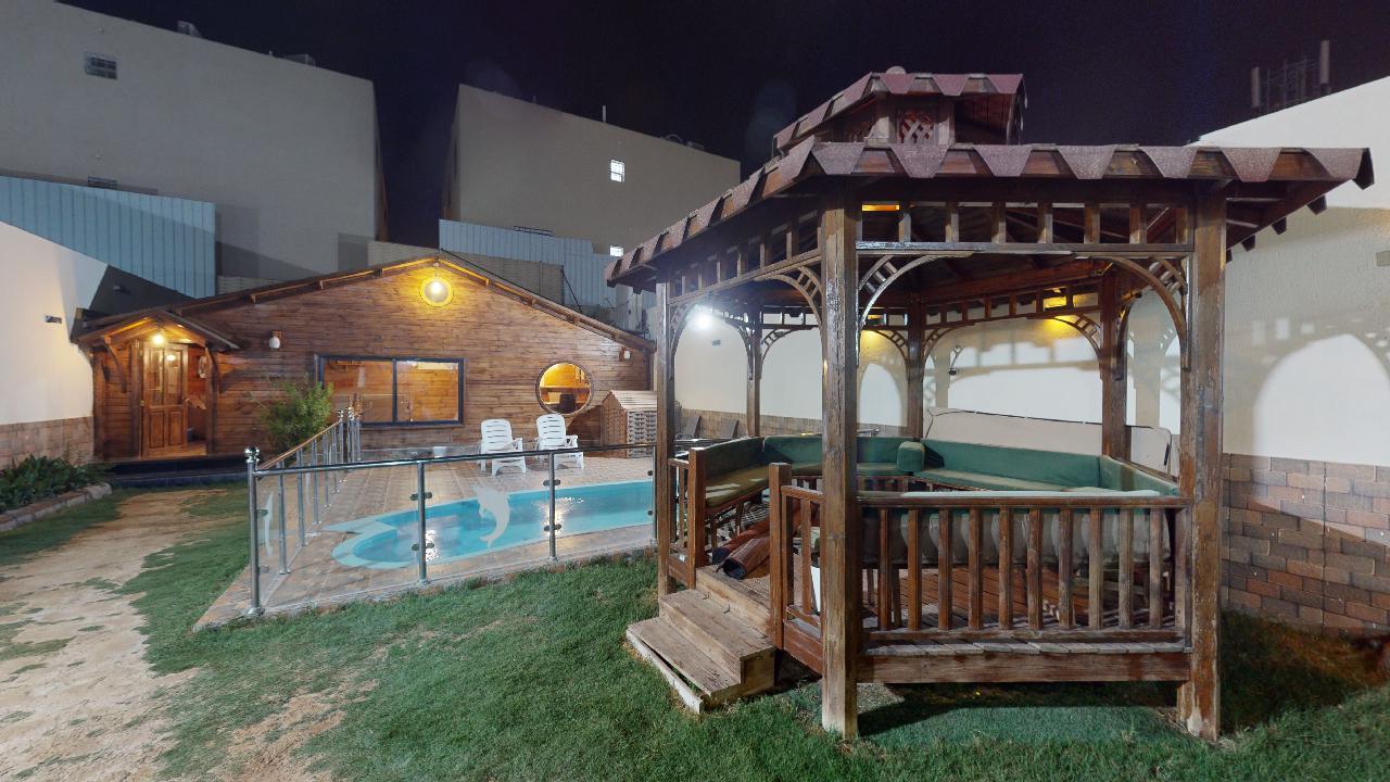 Comfy Chalet with Pool | 578 Featured Image