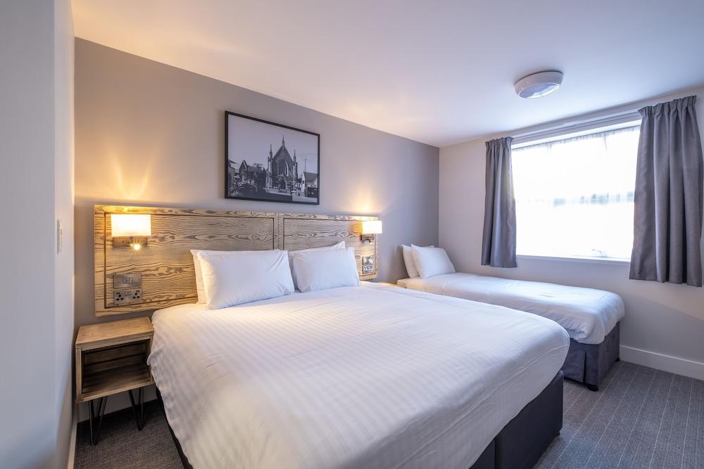 Two Rivers, Chepstow by Marston’s Inns Room