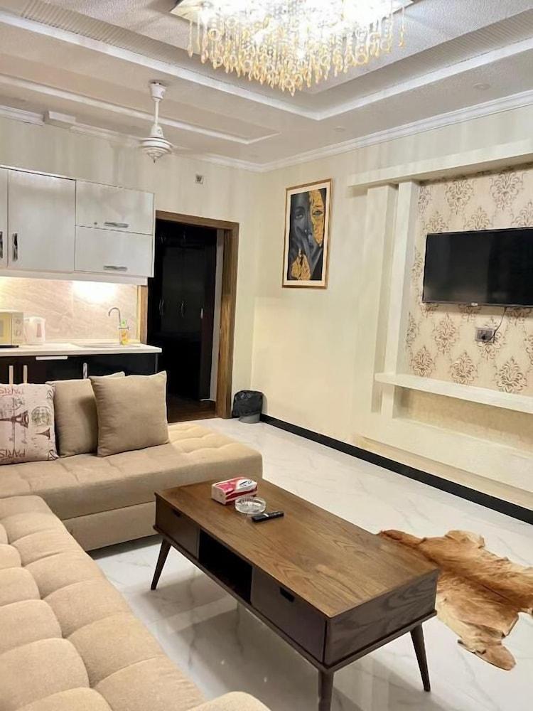 Serenity Corner Hotel Apartments