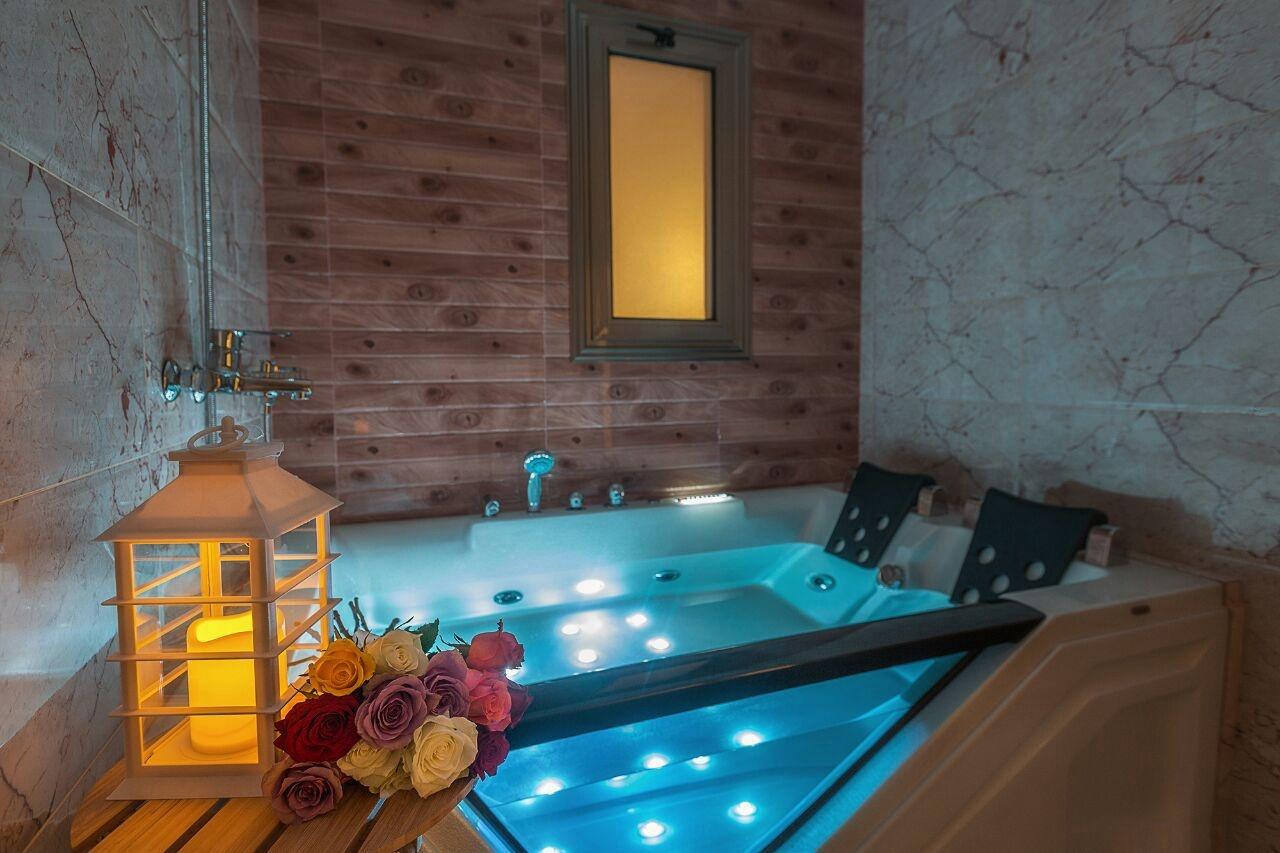 Comfy Chalet with Pool | 4265