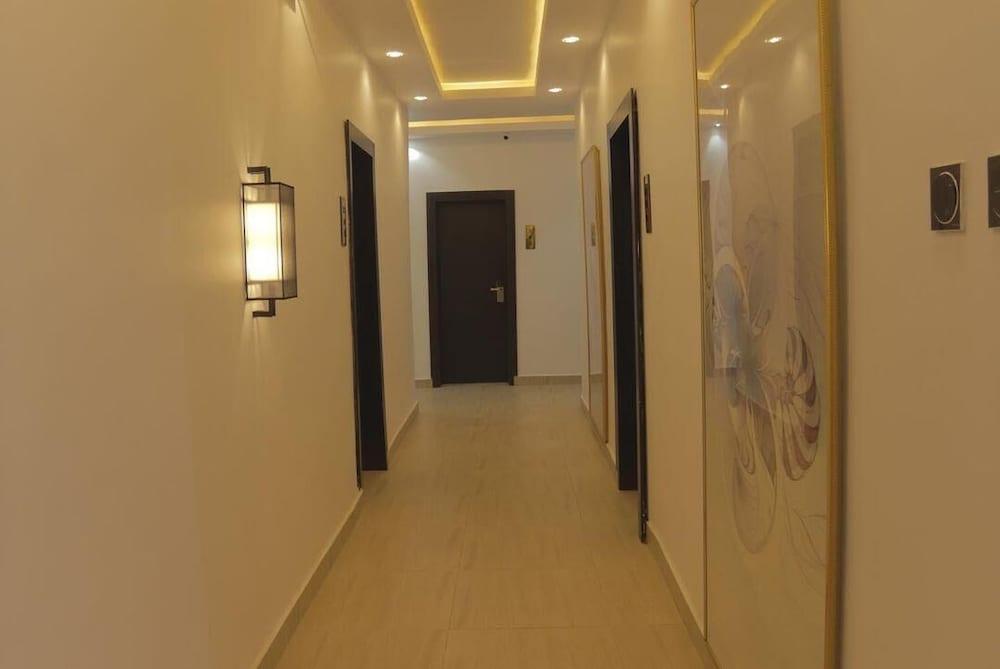 Haute ApartHotel