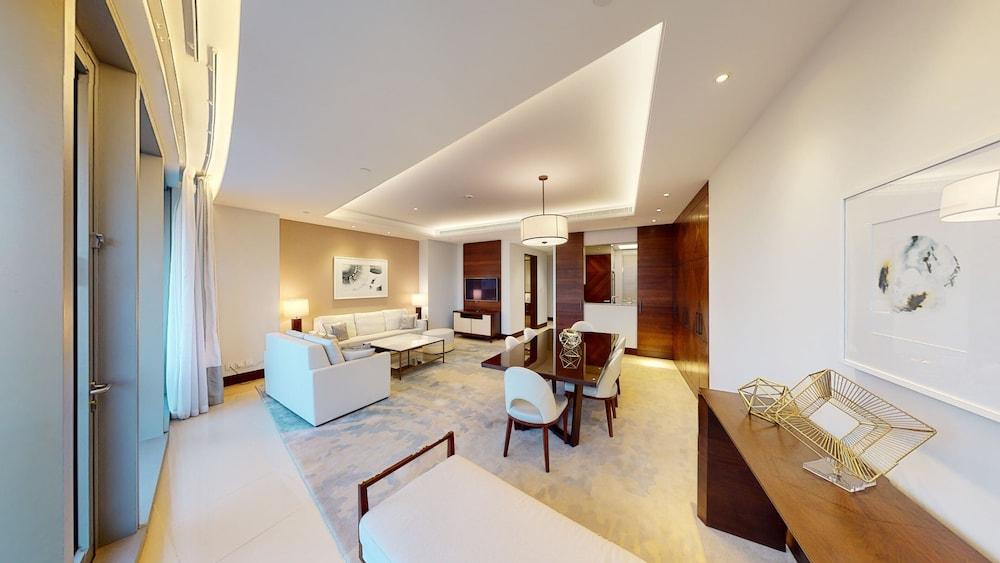 Stunning 2 Bed Address Sky View Best Layout Interior
