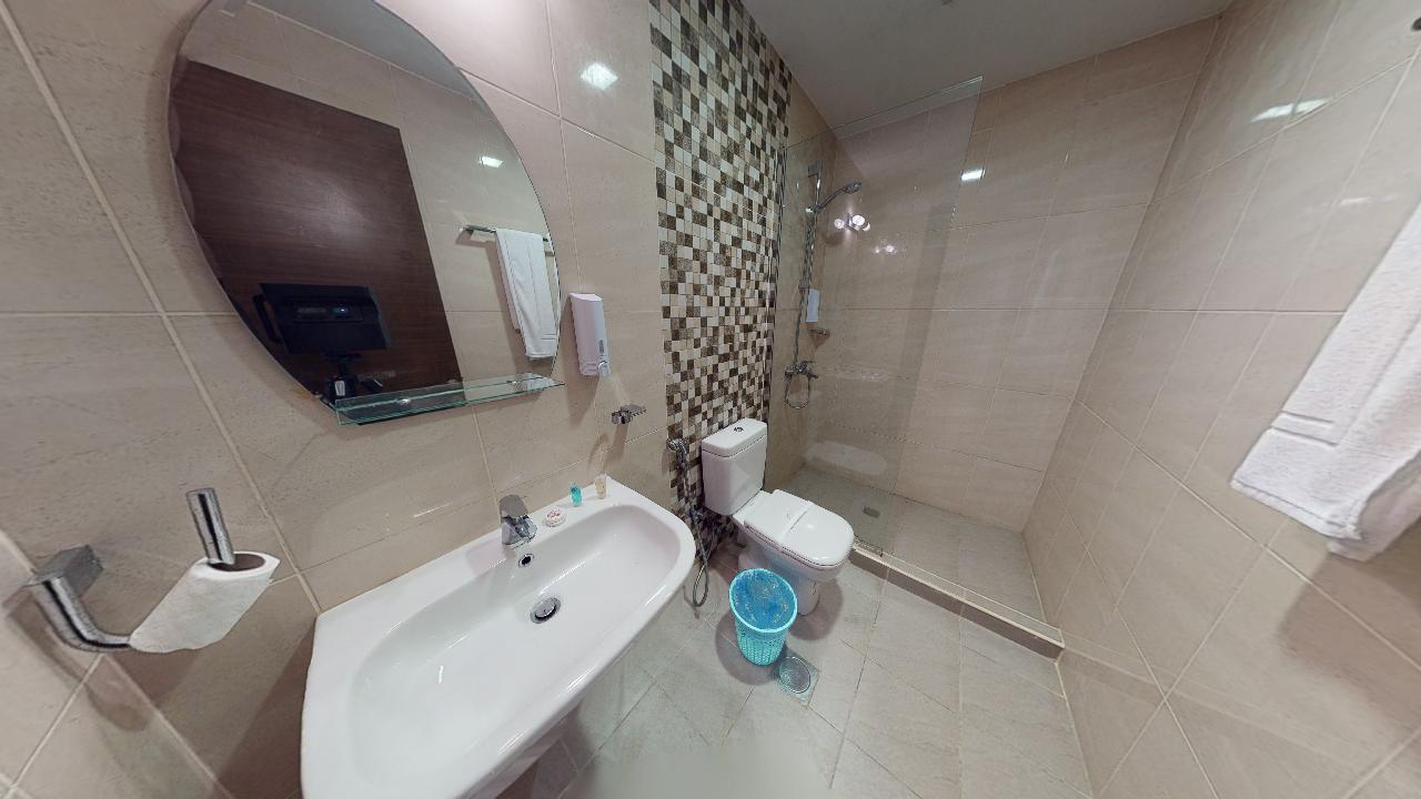 Amazing Chalet with Comfortable and Simple Furniture | 977 Bathroom