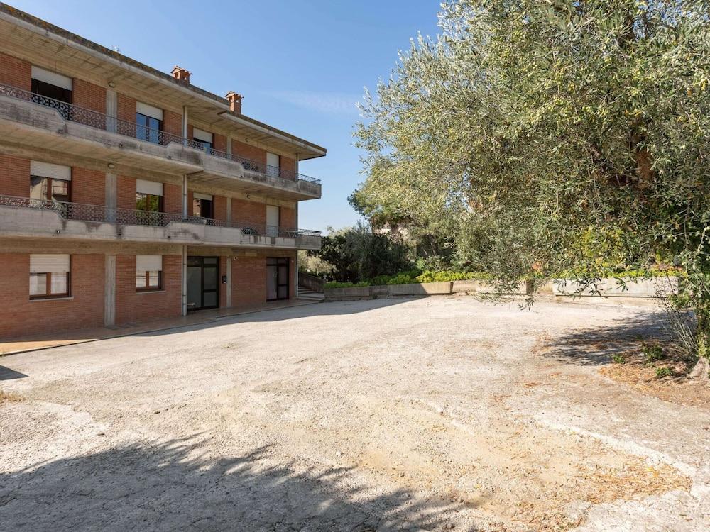 Apartment in Tuoro sul Trasimeno With Pool Exterior