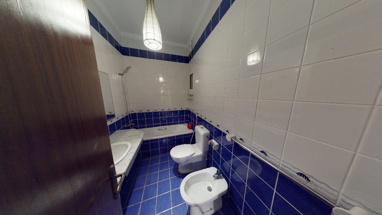Elegant Chalet with Comfortable and Simple Furniture | 1890 Bathroom