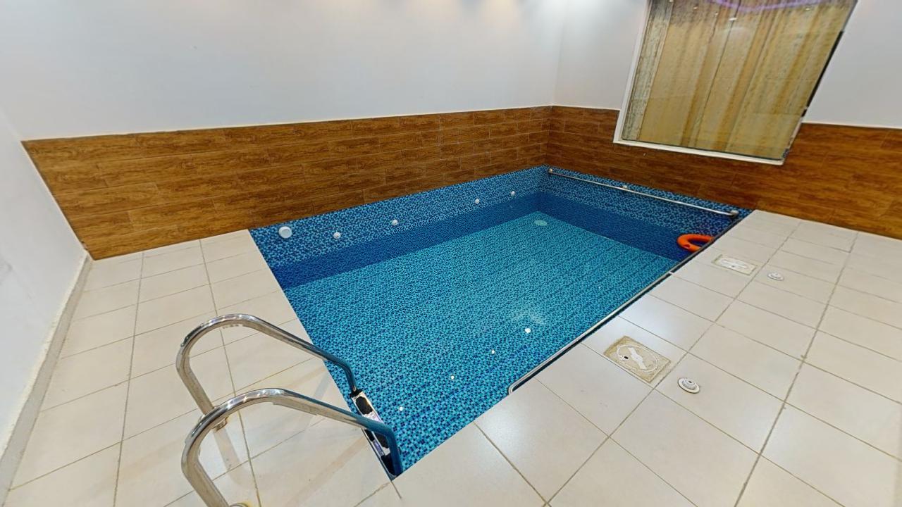 Elegant Chalet with Pool | 1375
