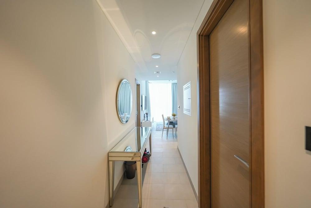 Yogi - Bright Apartment With Panoramic CityScape Views Room