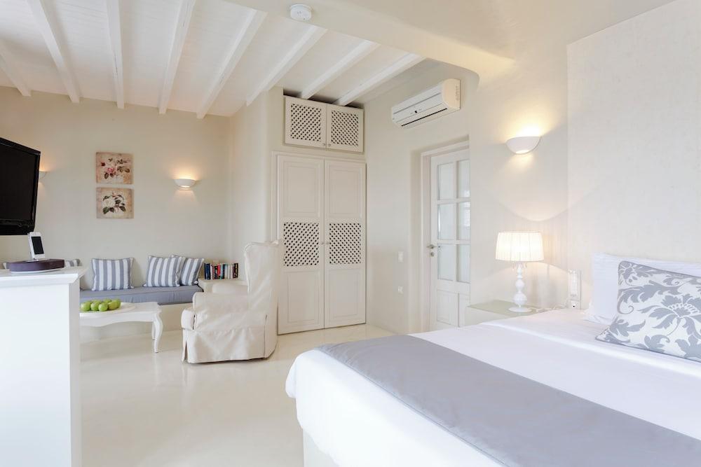 Carpe Diem Santorini Room