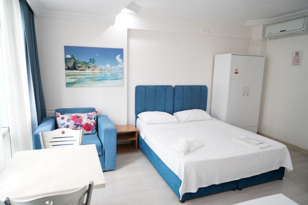 Aqqa Residence Room
