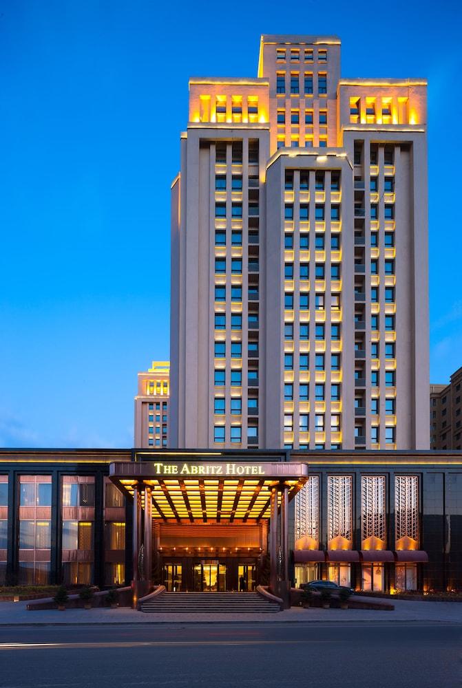 أبريلز هوتل