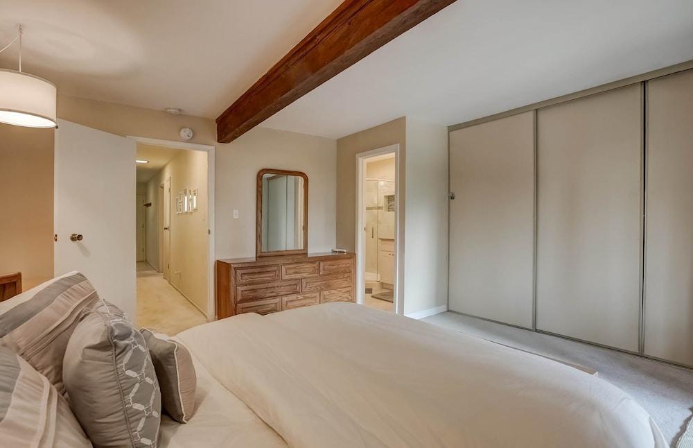 Mountain Shadows Chalet Tahoe Fun Awaits Room