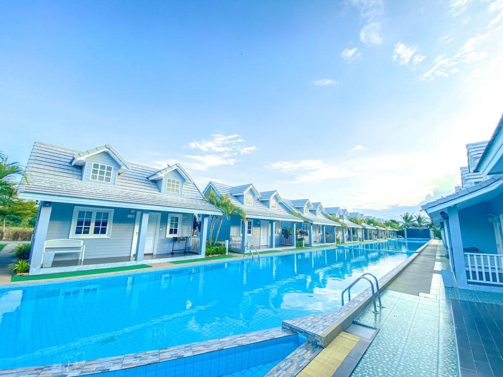 The Memory Luxury Resort Exterior