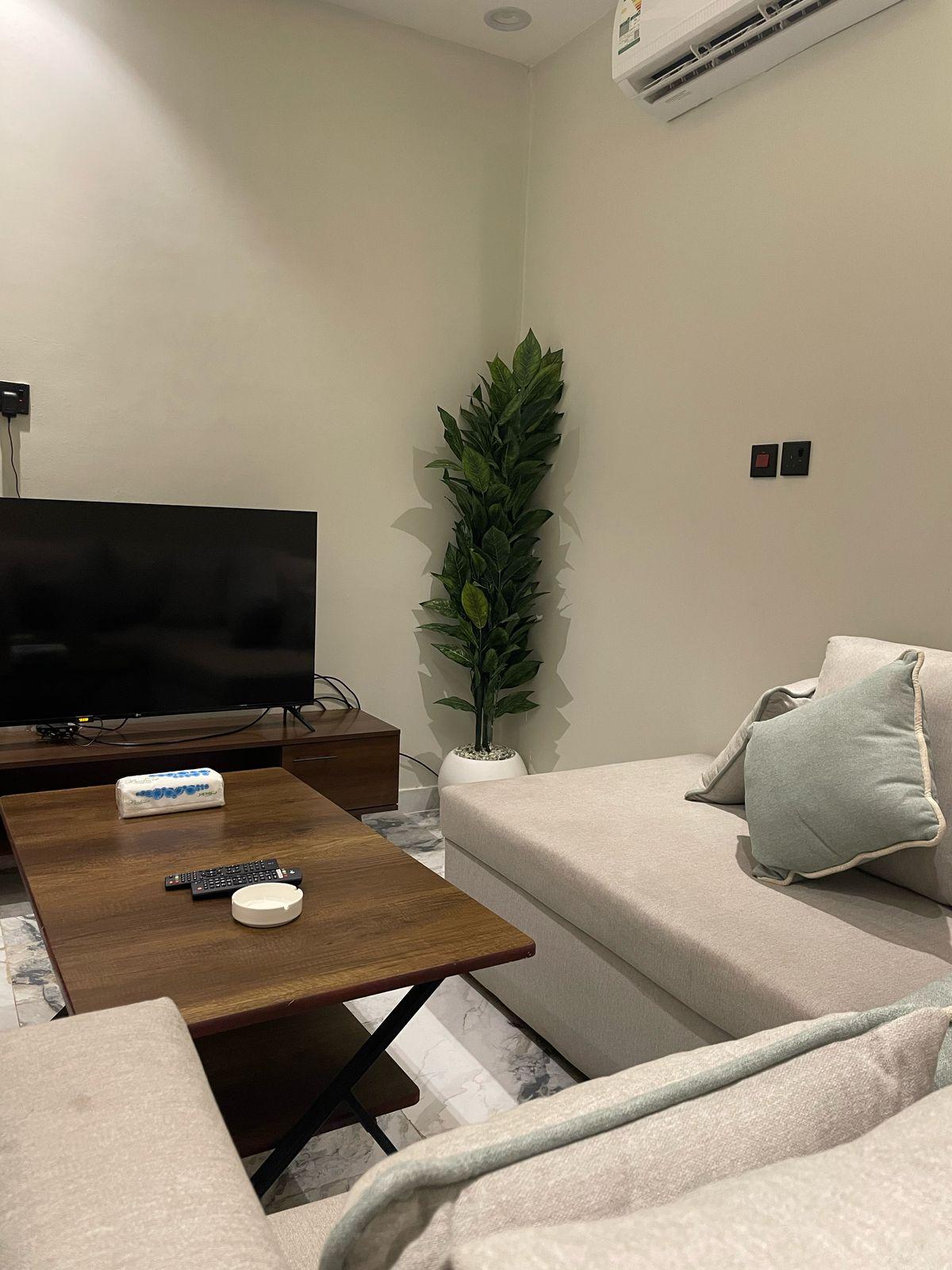 Attractive Apartment with Self Check-in | 5567 Featured Image