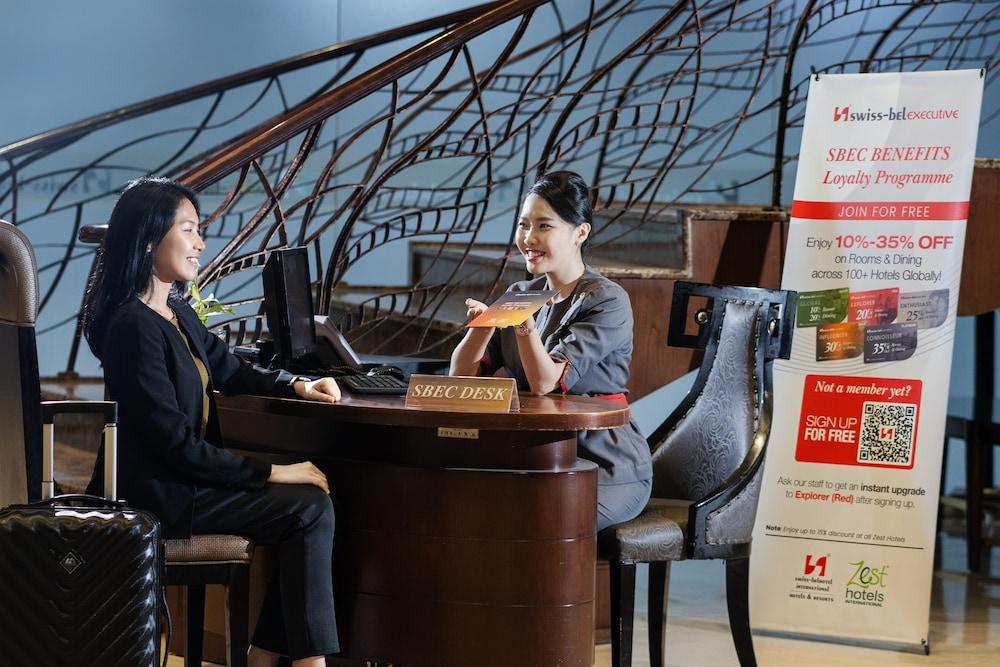 سويس- بيل هوتل هاربور باي منطقة الاستقبال