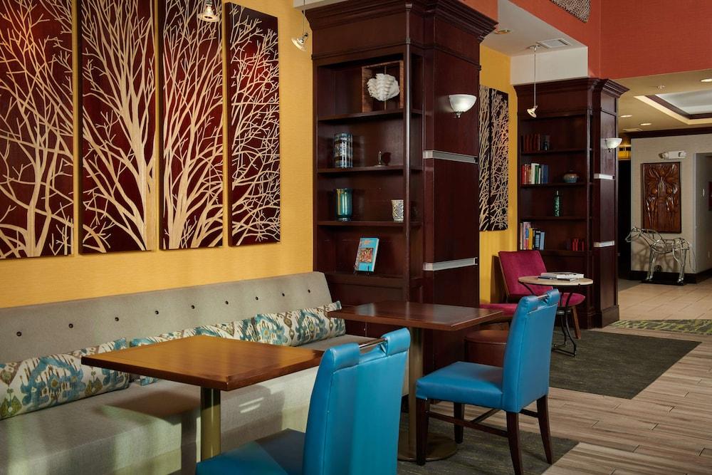 هامتون إن آند سويتس دينفر/هايلاندز رانش الردهة