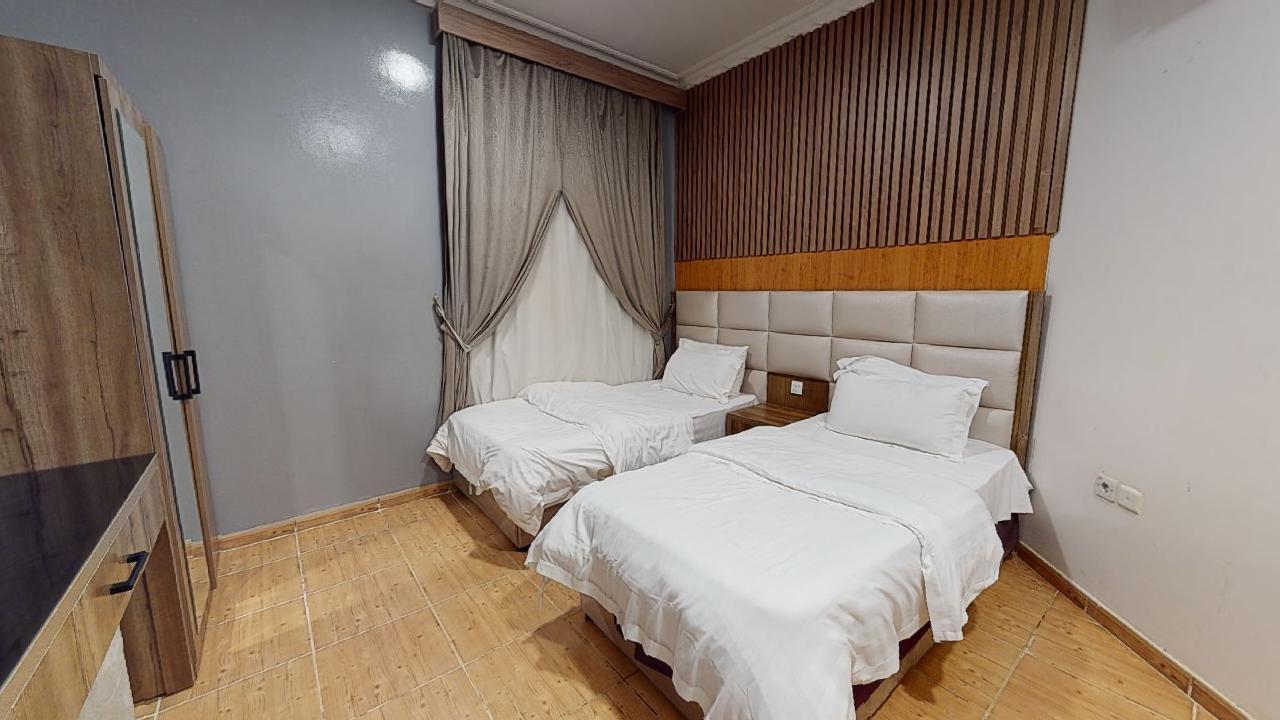 Comfy Chalet with Comfortable and Simple Furniture| 1950 Room