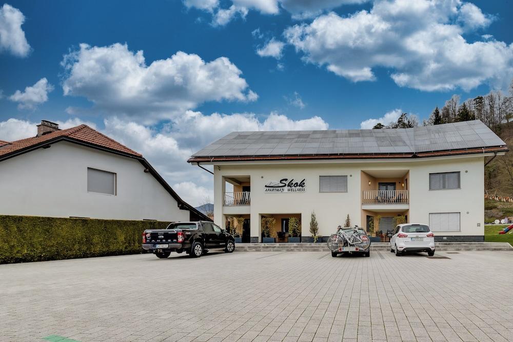 Wellness Suite Daisy Exterior
