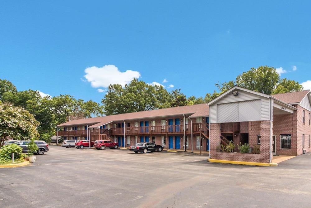Rodeway Inn Bolivar Featured Image