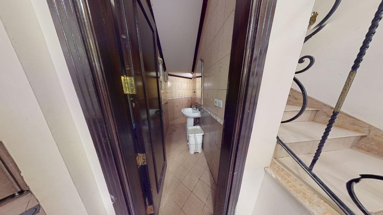 Amazing Chalet with Comfortable and Simple Furniture | 2032 Bathroom