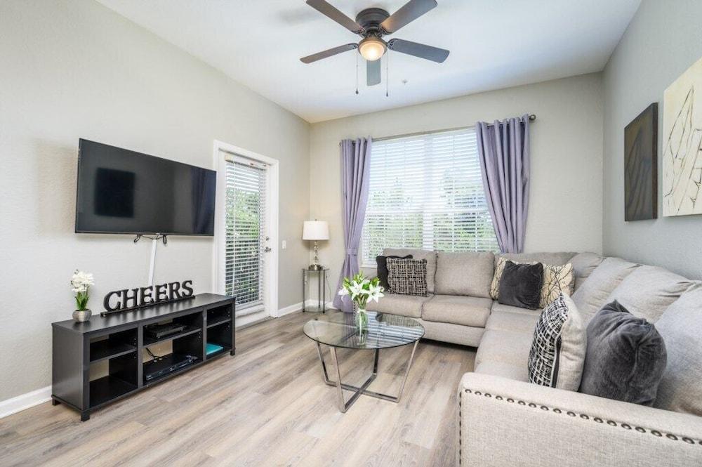 إيبيك يونيفيرس بيوتيفول كوندو، فيستا كاي، أورلاندو-3026 المنطقة الخارجية