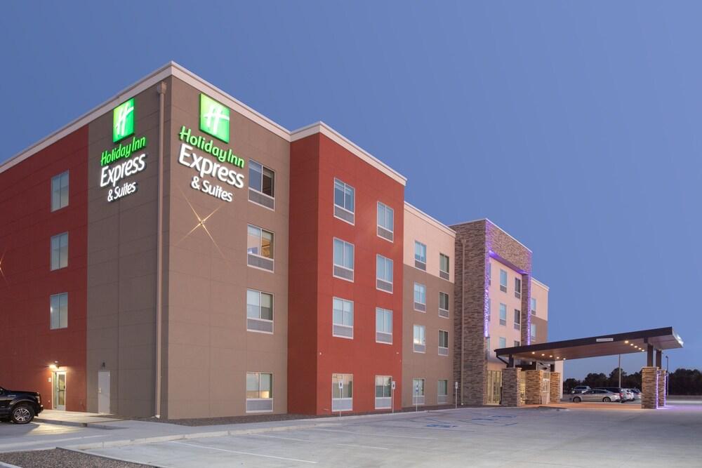 Holiday Inn Express & Suites Goodland I 70 by IHG Featured Image