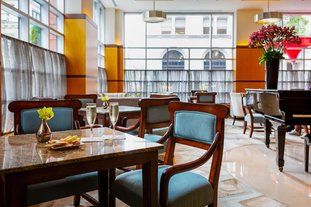 هوتل جيراف باي ليبراري هوتل كولكشن الردهة