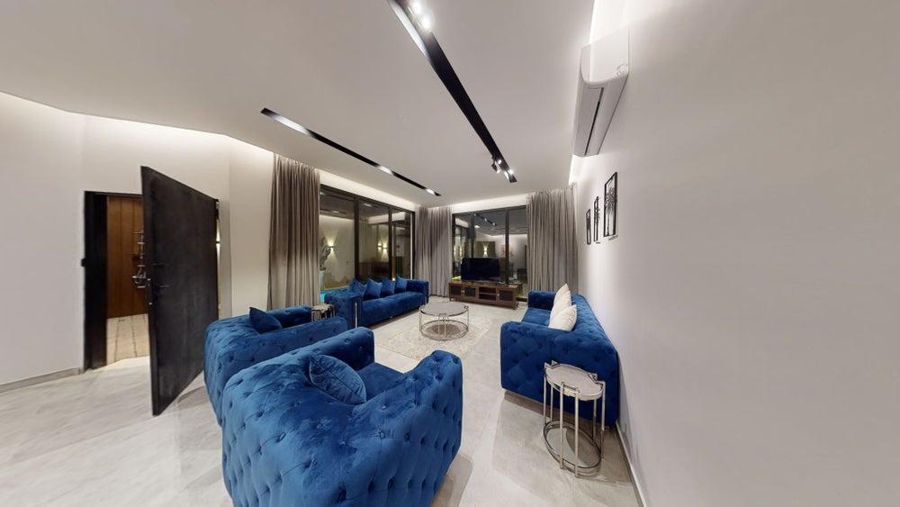 Elegant Chalet with Pool | 661