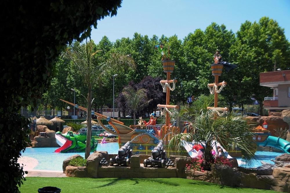 Evenia Olympic Garden Property Grounds