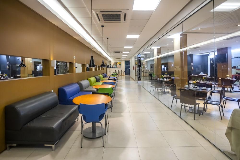 Ibis Styles Belém do Pará Interior Entrance