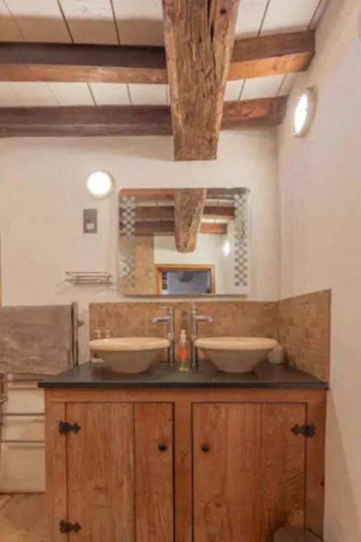 هيستوريك 2 بدروم بارن كونفيرجن اون ديفن فارم أخرى