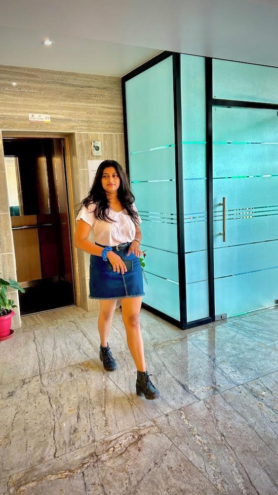 Raksha Suites & Banquet Greater Noida Lobby Sitting Area