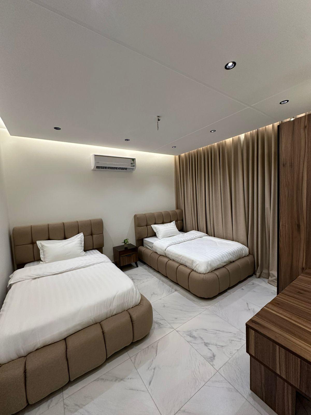 Modern Apartment with Self Check-in | 5734 Bedroom