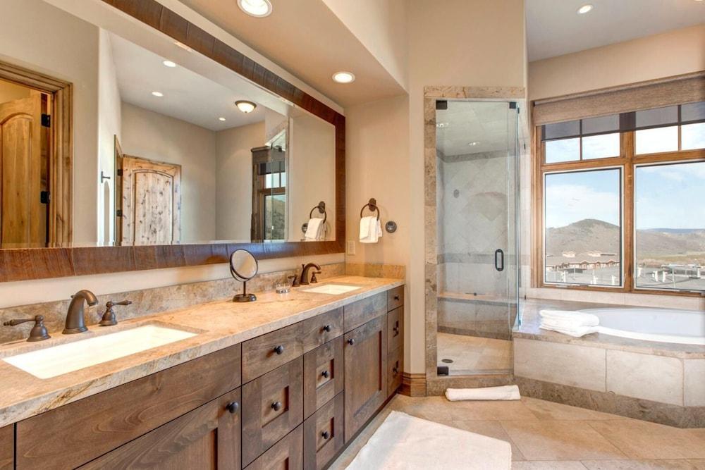 فينتيدج أون ذا ستراند 4 بد رومز فين- 7  اي اي بٕما حمام