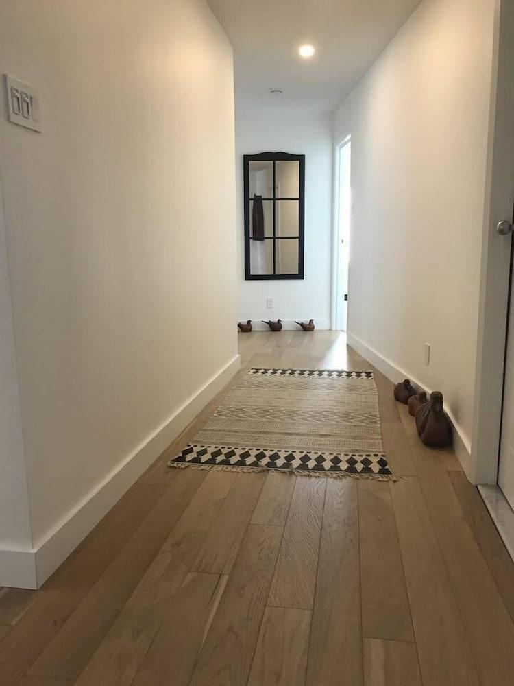 هيوج 3 بد روم كوندو ويذ أفيو غرفة